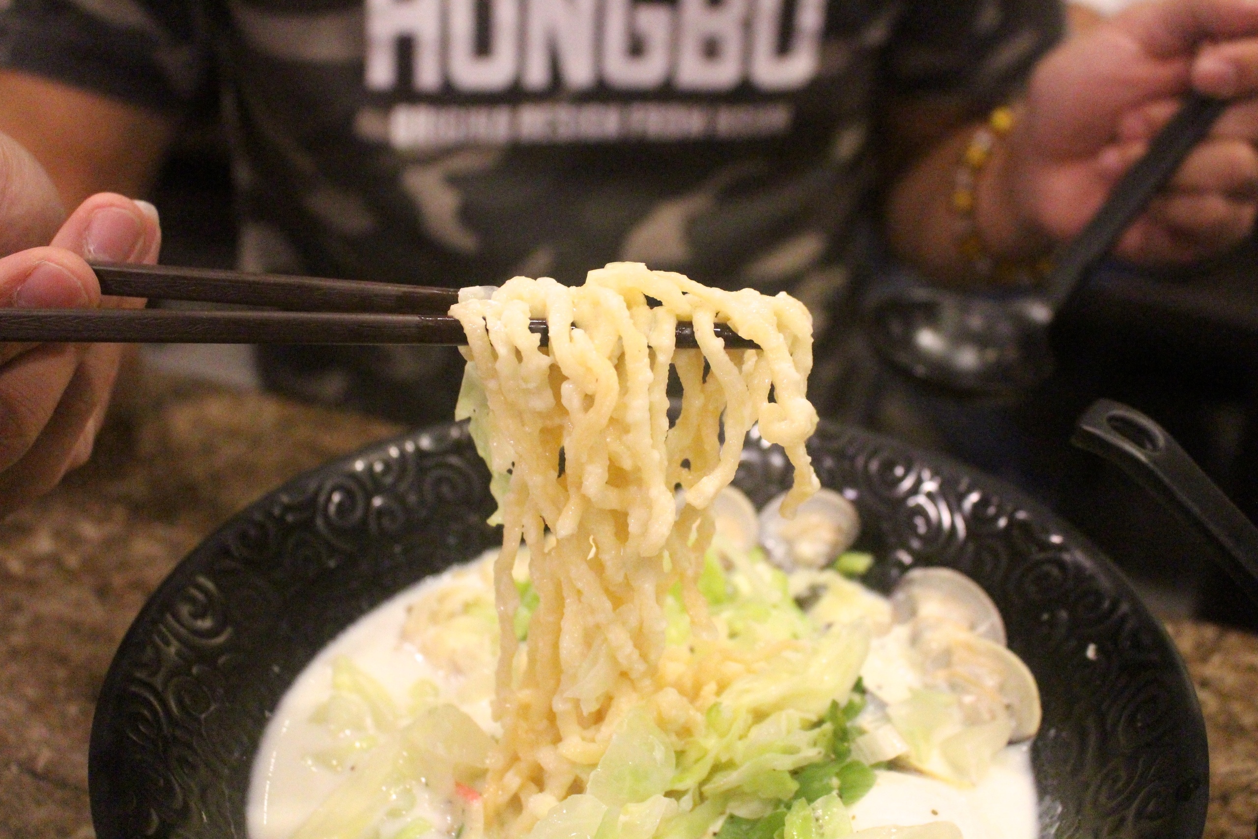 【桃園 味之屋】老店新裝潢再出發!!不傷荷包一碗原味只賣你70元。吃得到半熟蛋包