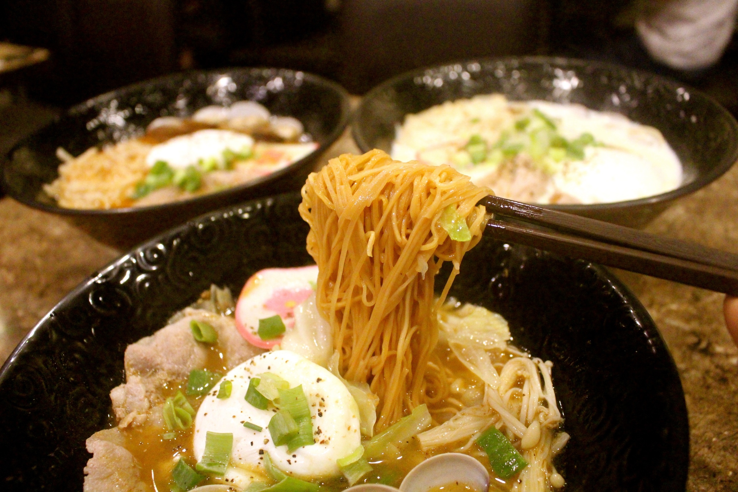 【桃園 味之屋】老店新裝潢再出發!!不傷荷包一碗原味只賣你70元。吃得到半熟蛋包