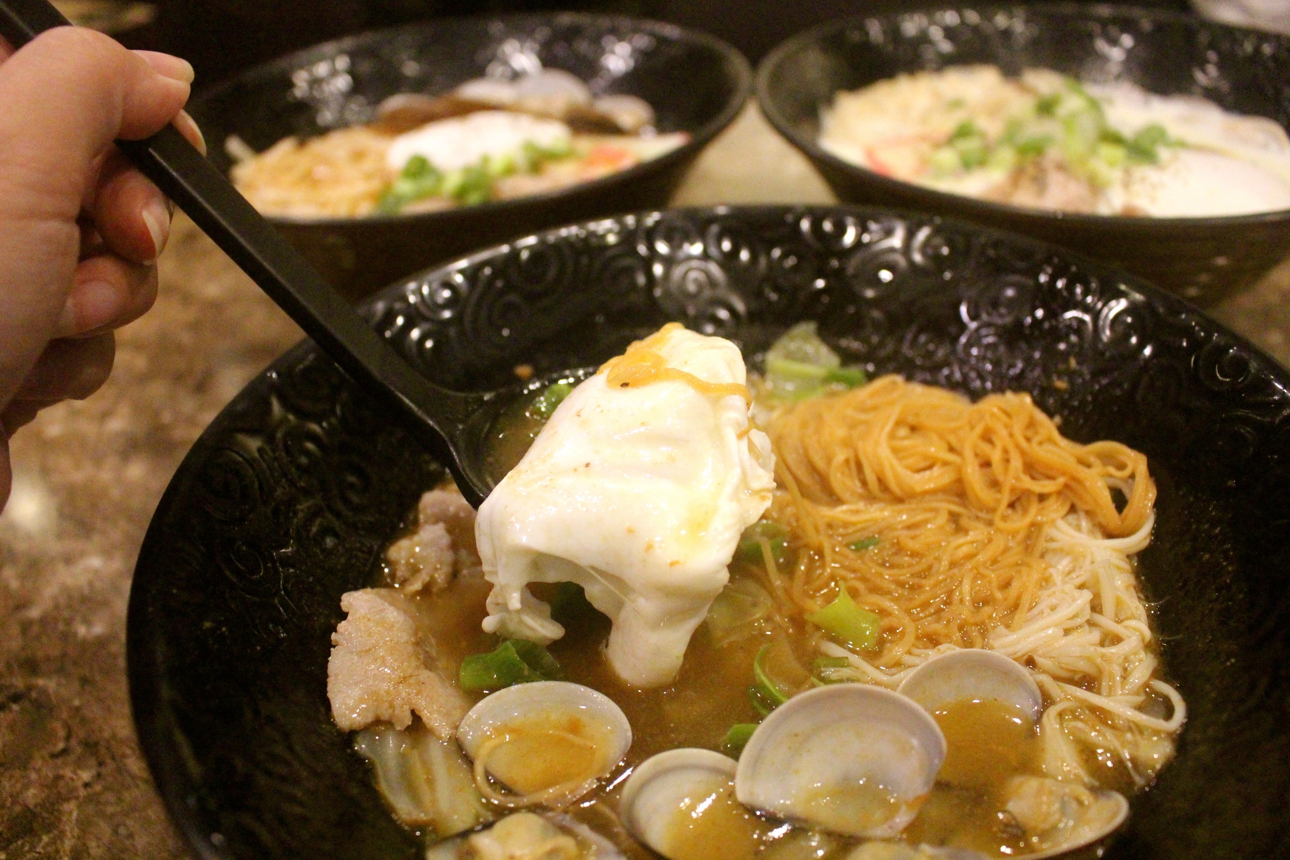 【桃園 味之屋】老店新裝潢再出發!!不傷荷包一碗原味只賣你70元。吃得到半熟蛋包