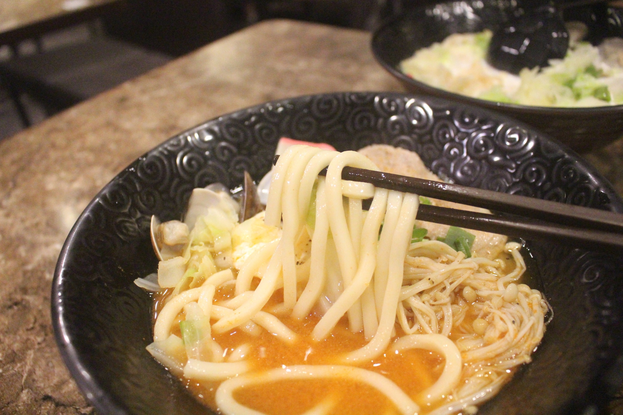 【桃園 味之屋】老店新裝潢再出發!!不傷荷包一碗原味只賣你70元。吃得到半熟蛋包