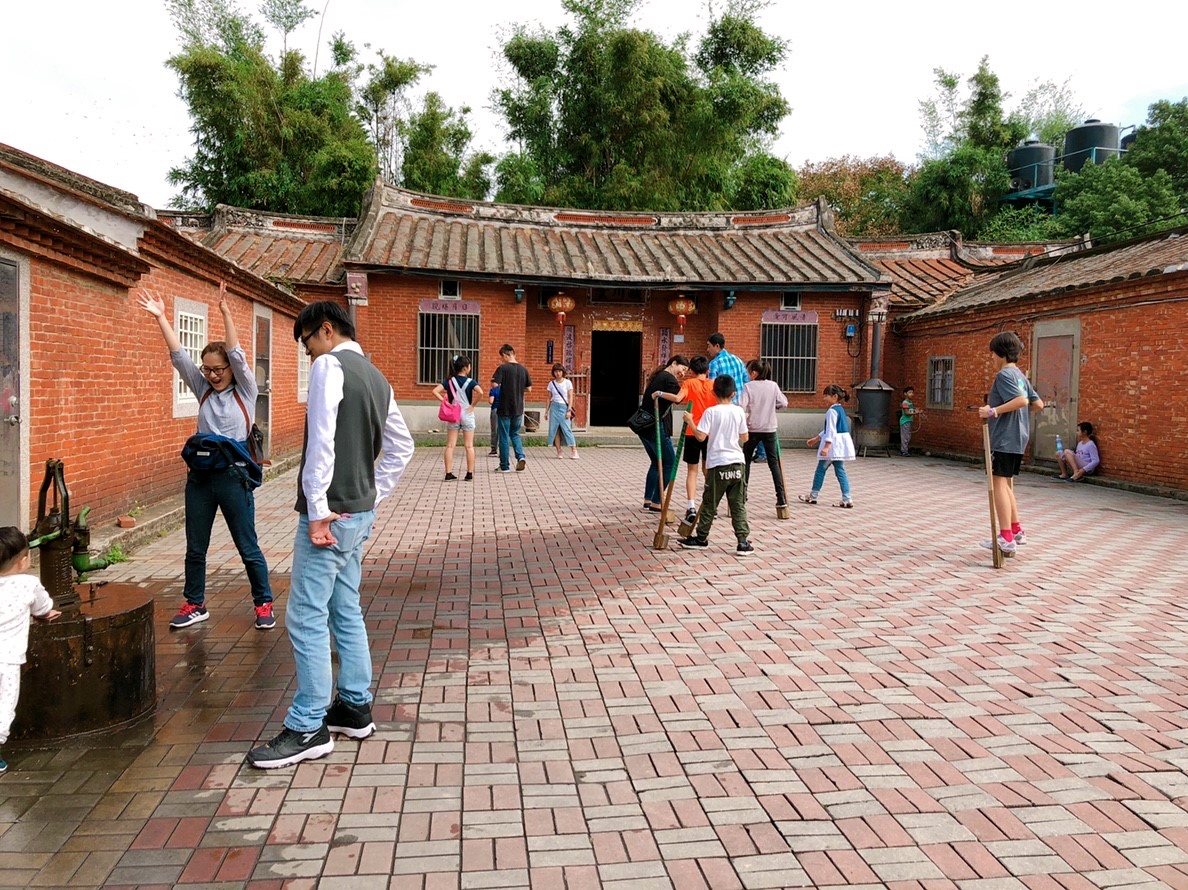 桃園農場,桃園景點,玩水,蓋窯,餐廳,親子,農場,餵食,活力健康農場 桃園農場,桃園景點,玩水,蓋窯,餐廳,親子,農場,餵食,活力健康農場