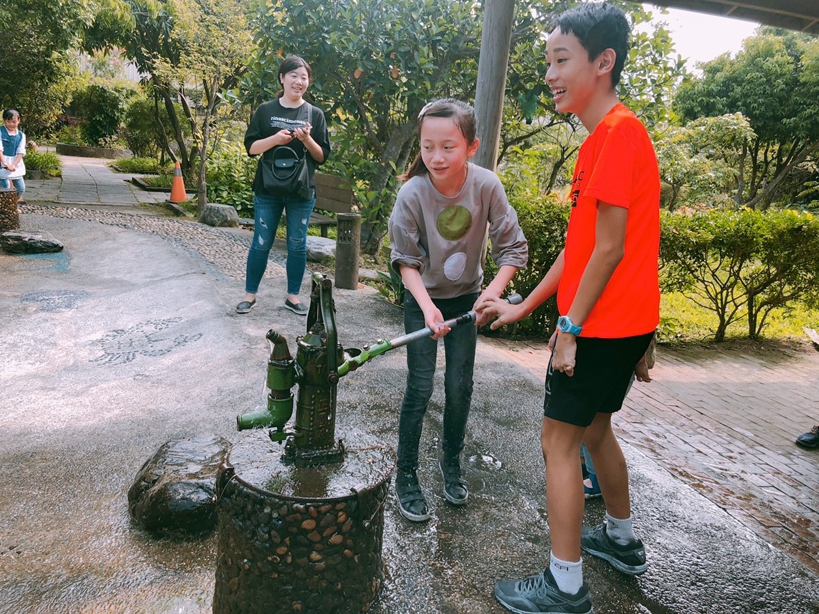 桃園農場,桃園景點,玩水,蓋窯,餐廳,親子,農場,餵食,活力健康農場 桃園農場,桃園景點,玩水,蓋窯,餐廳,親子,農場,餵食,活力健康農場
