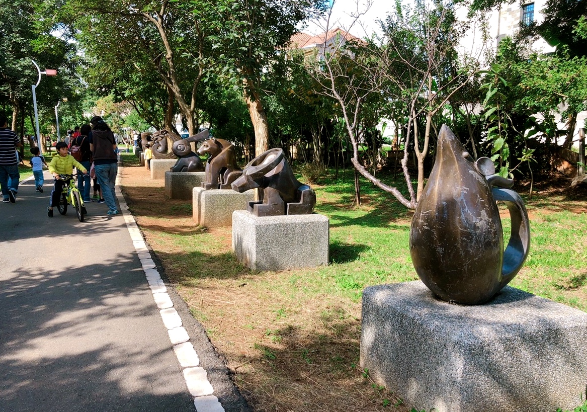 【新北 林口樂活公園】超立體捷運主題溜滑梯。四米高超快速來不及尖叫啦!!! 【新北 林口樂活公園】超立體捷運主題溜滑梯。四米高超快速來不及尖叫啦!!!