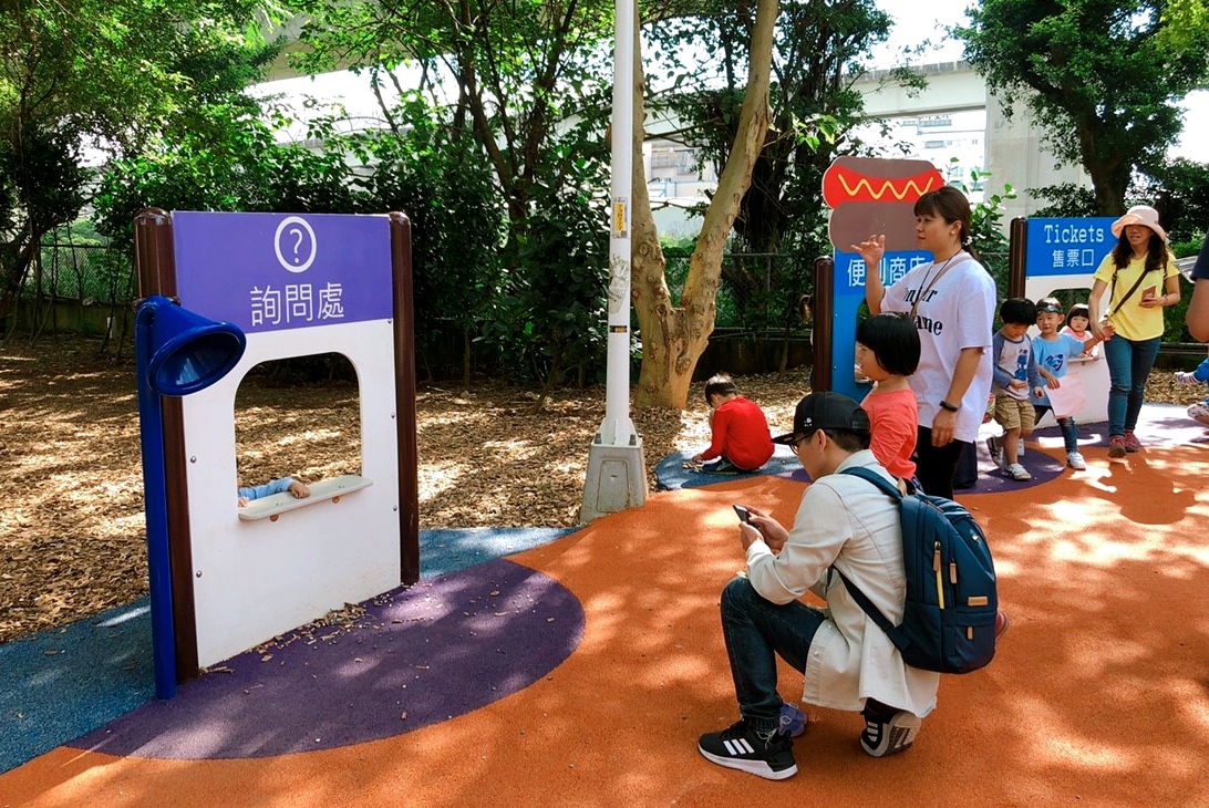 【新北 林口樂活公園】超立體捷運主題溜滑梯。四米高超快速來不及尖叫啦!!! 【新北 林口樂活公園】超立體捷運主題溜滑梯。四米高超快速來不及尖叫啦!!!