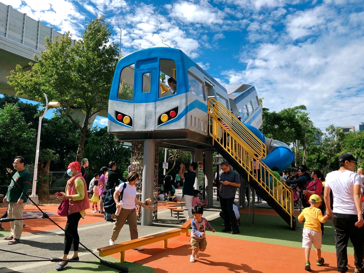 【新北 林口樂活公園】超立體捷運主題溜滑梯。四米高超快速來不及尖叫啦!!! 【新北 林口樂活公園】超立體捷運主題溜滑梯。四米高超快速來不及尖叫啦!!!