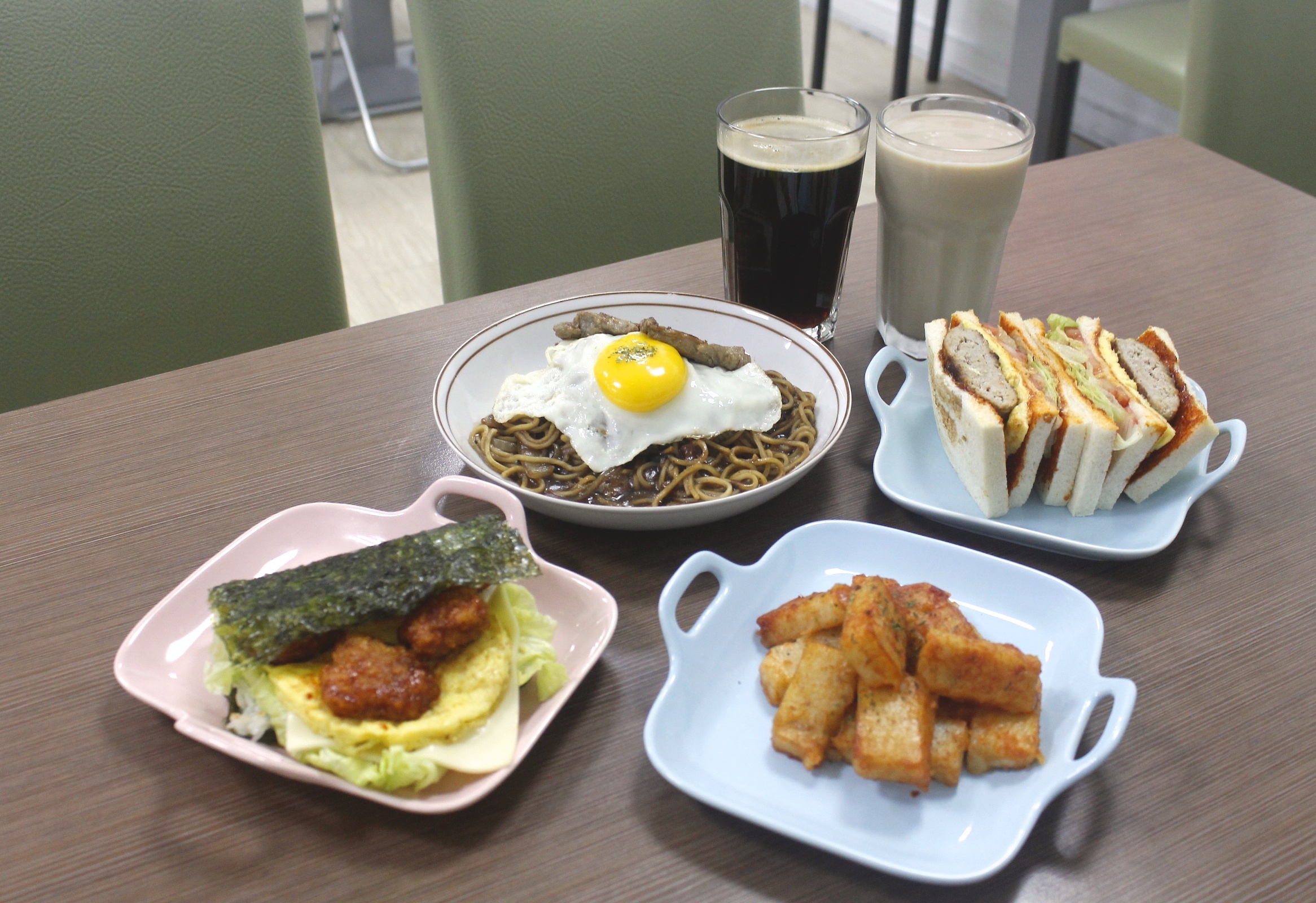 【桃園 歐巴碳烤吐司】早餐店出現韓式水梨豬排。愛吃“手打漢堡肉排、日式大飯糰” 【桃園 歐巴碳烤吐司】早餐店出現韓式水梨豬排。愛吃“手打漢堡肉排、日式大飯糰”