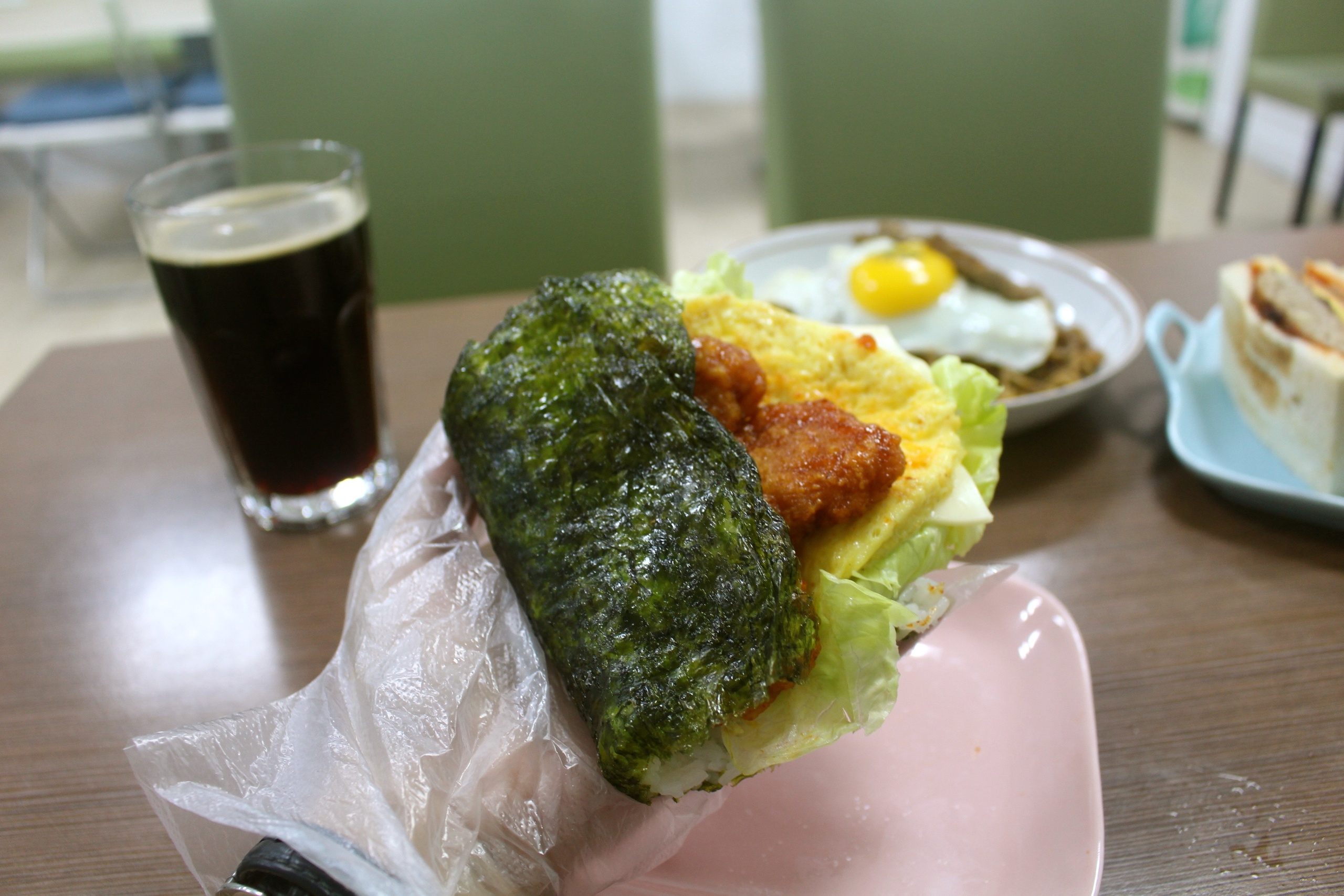 【桃園 歐巴碳烤吐司】早餐店出現韓式水梨豬排。愛吃“手打漢堡肉排、日式大飯糰” 【桃園 歐巴碳烤吐司】早餐店出現韓式水梨豬排。愛吃“手打漢堡肉排、日式大飯糰”