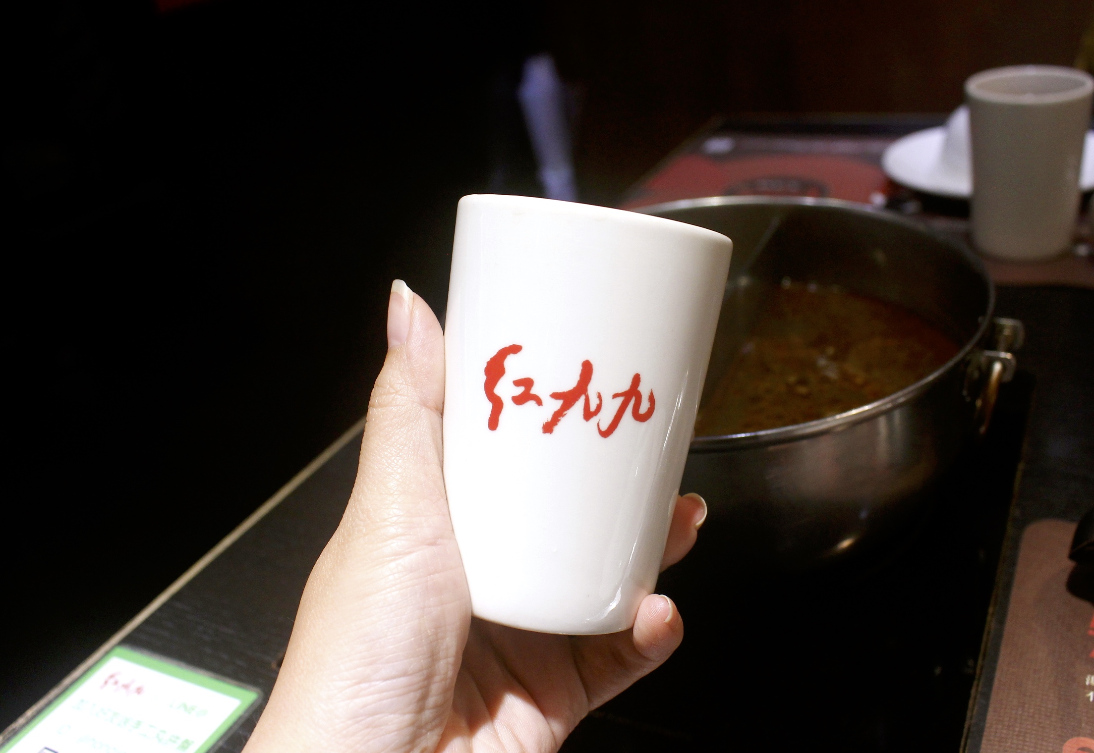 【台北 紅九九個人鴛鴦鍋】一個人也能享受麻辣鍋。個人專屬三層架盤用料超實在！
