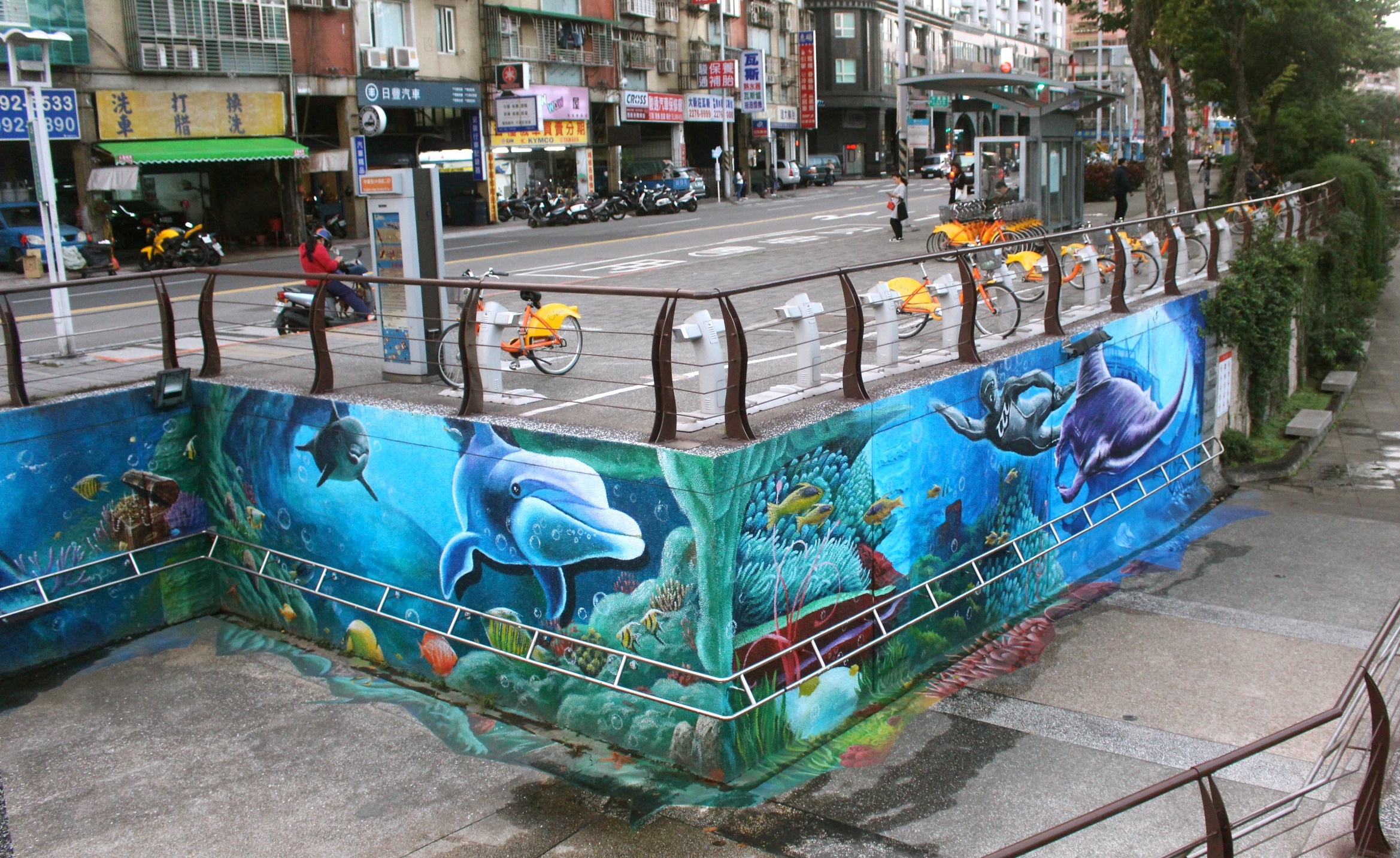 【新北 中港大排】2018拍照熱門點。彩繪水道廊、彩虹橋、積木步道&3D彩繪牆