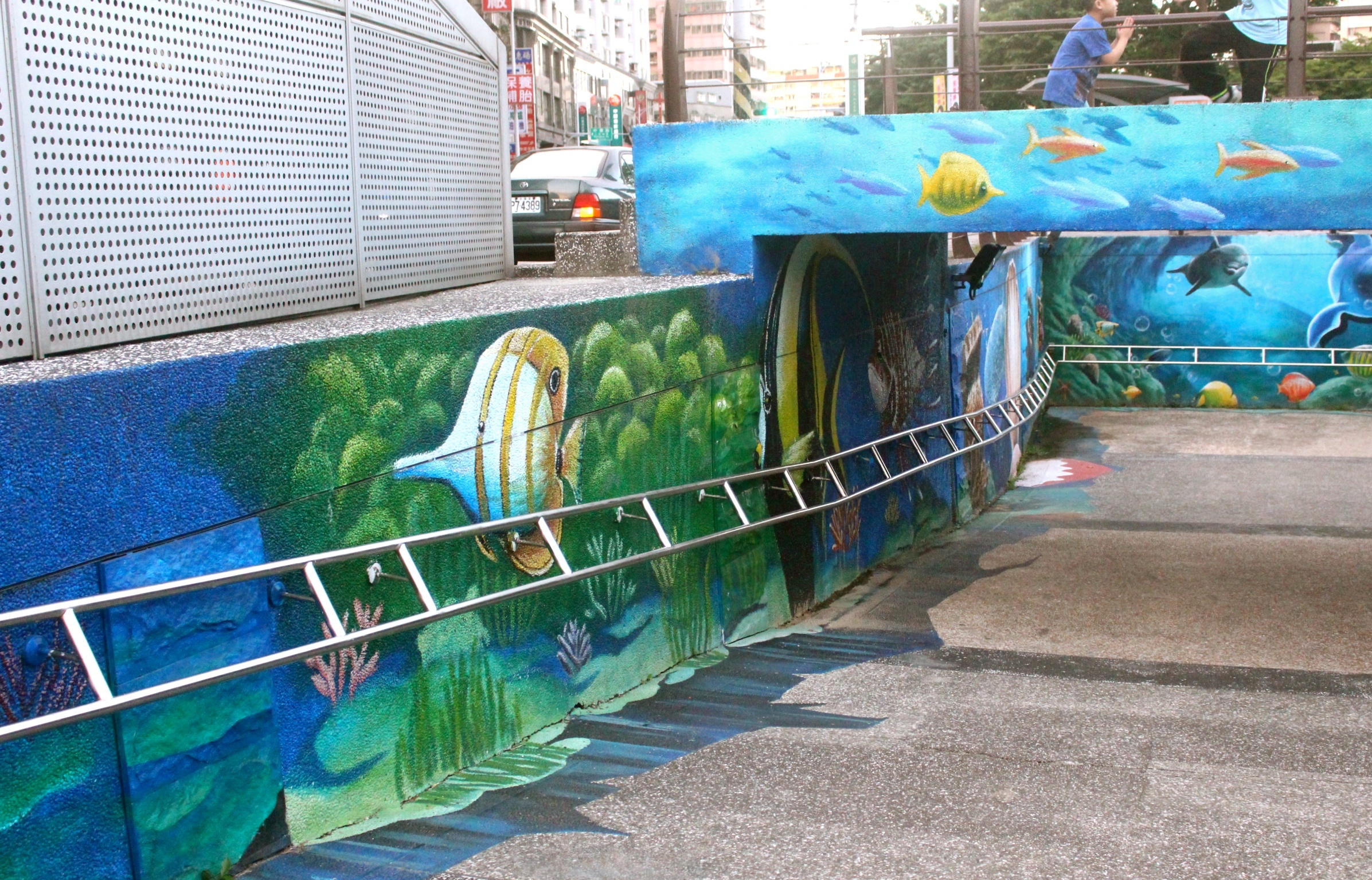 【新北 中港大排】2018拍照熱門點。彩繪水道廊、彩虹橋、積木步道&3D彩繪牆