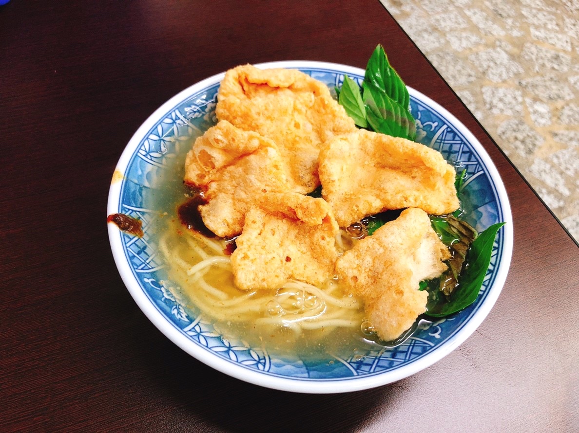 【桃園 三重韓國魷魚焿】珍賀鎵魷魚焿三十一老店。桃園也有分店/焿麵就是要加九層塔