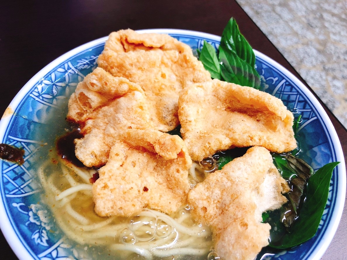 【桃園 三重韓國魷魚焿】珍賀鎵魷魚焿三十一老店。桃園也有分店/焿麵就是要加九層塔