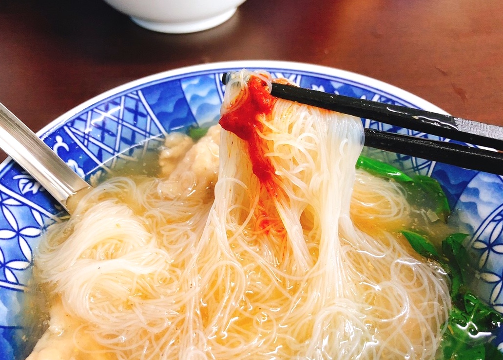 【桃園 三重韓國魷魚焿】珍賀鎵魷魚焿三十一老店。桃園也有分店/焿麵就是要加九層塔