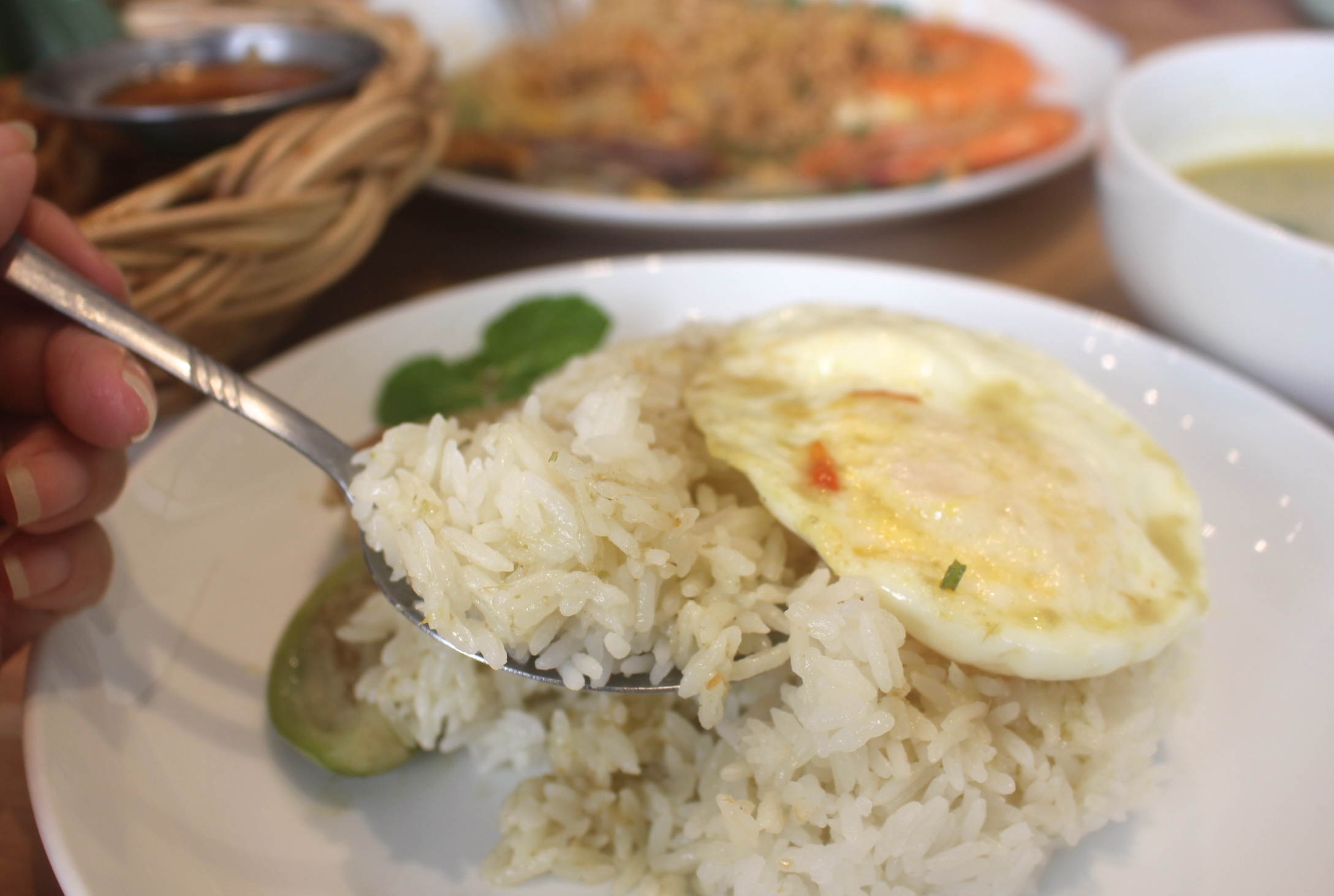 【桃園 阿含thai泰式料理】藏身在米干國的純泰料理。酸辣海鮮炒MAMA麵真對味!!!