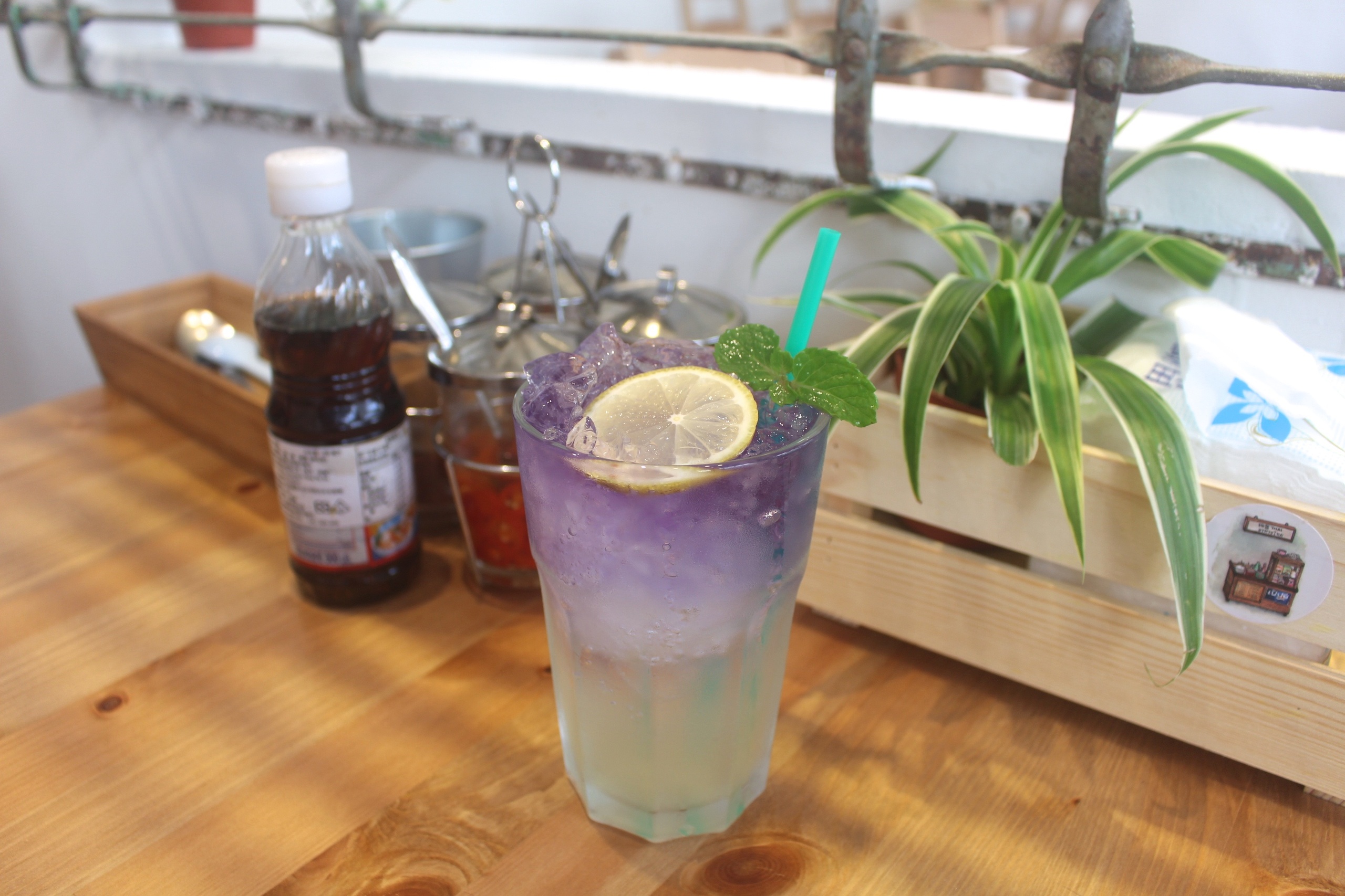 【桃園 阿含thai泰式料理】藏身在米干國的純泰料理。酸辣海鮮炒MAMA麵真對味!!! 【桃園 阿含thai泰式料理】藏身在米干國的純泰料理。酸辣海鮮炒MAMA麵真對味!!!