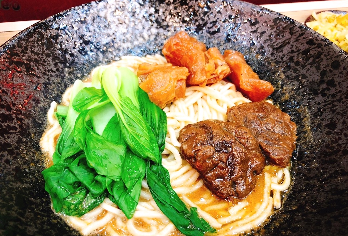 【新北 清一色牛肉麵】大胃王請進!!!牛肉麵免費續麵續湯、竟然還有珍珠奶茶免費喝到飽 【新北 清一色牛肉麵】大胃王請進!!!牛肉麵免費續麵續湯、竟然還有珍珠奶茶免費喝到飽