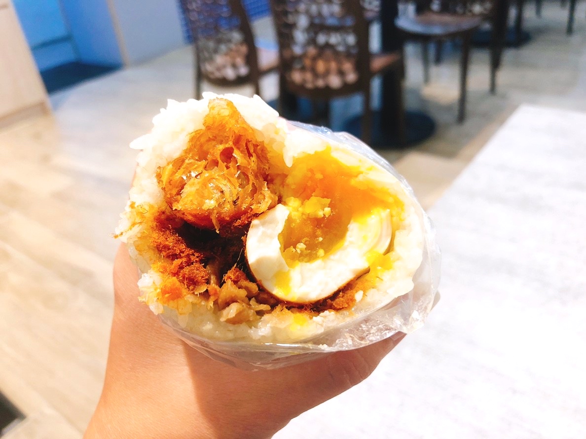 【桃園 上禾味】傳統豆漿早點宵夜二代店。中式糯米飯糰包入溏心蛋???
