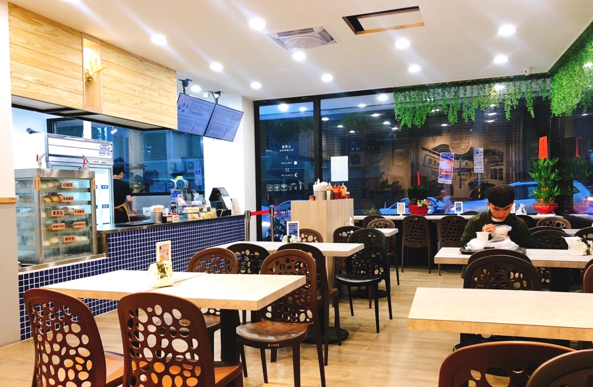 【桃園 上禾味】傳統豆漿早點宵夜二代店。中式糯米飯糰包入溏心蛋???