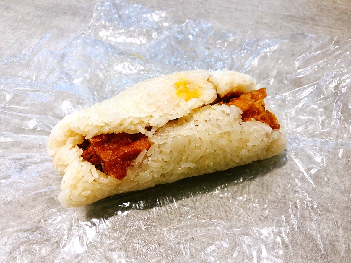 【桃園 上禾味】傳統豆漿早點宵夜二代店。中式糯米飯糰包入溏心蛋???