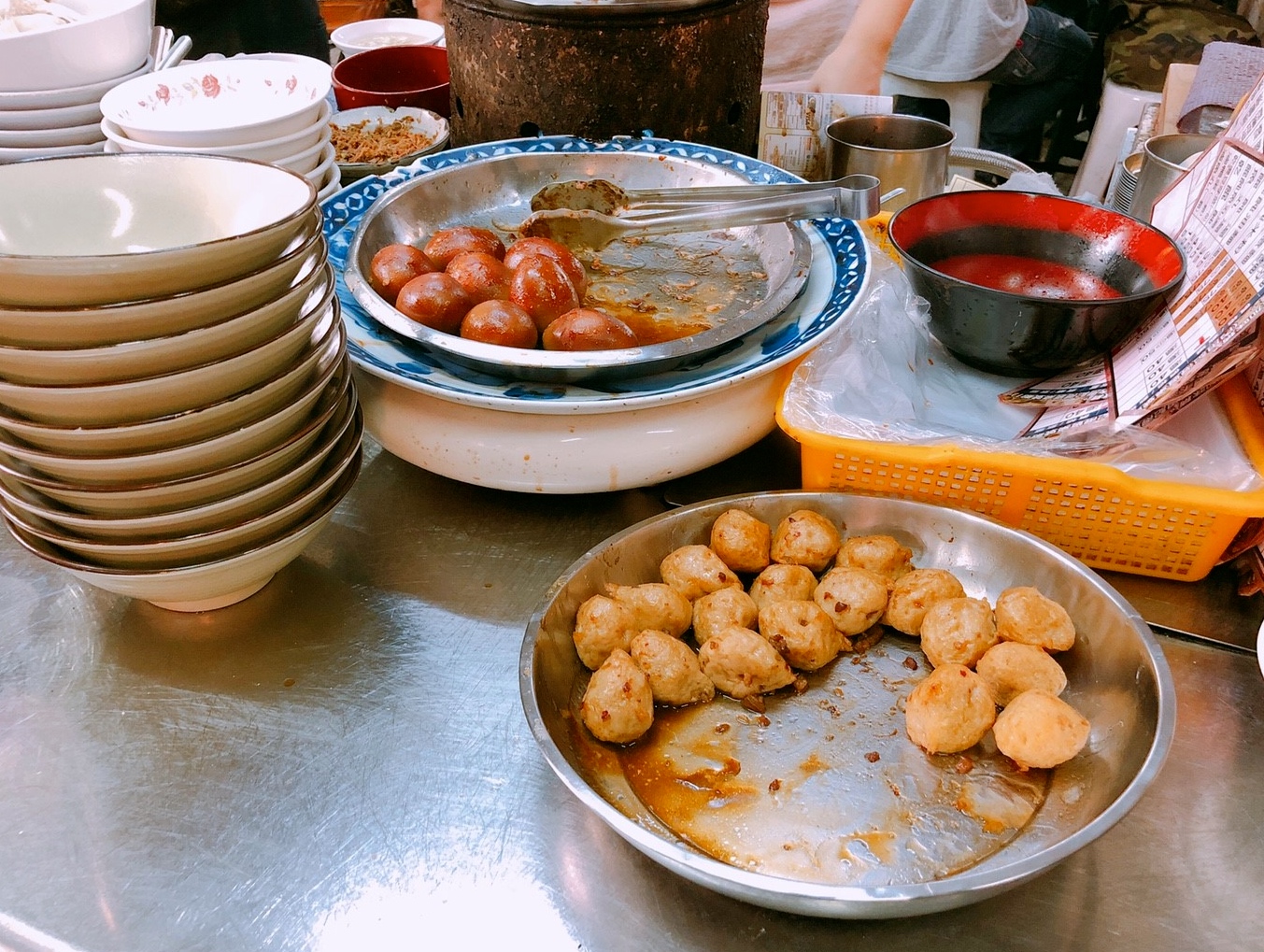 【台南 福榮小吃店】邁向百年的阿瑞意麵。自製意麵不添加味精口味相當清淡! 【台南 福榮小吃店】邁向百年的阿瑞意麵。自製意麵不添加味精口味相當清淡!