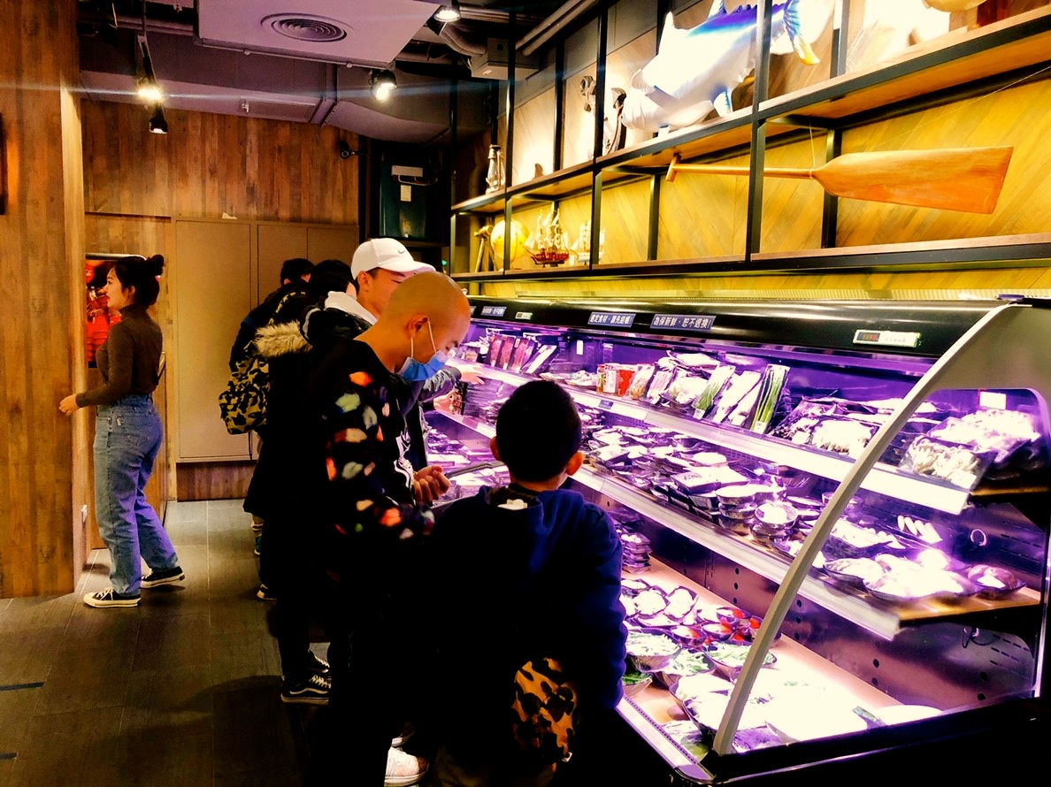 【台北 東吉水產】馬辣集團也推超市火鍋。60元享有麵食.牛丼.UCC咖啡.MEJI冰淇淋無限吃