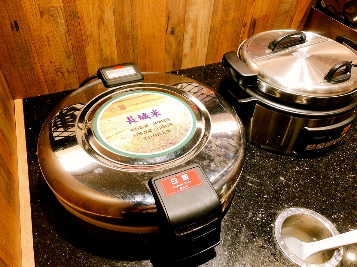 【台北 東吉水產】馬辣集團也推超市火鍋。60元享有麵食.牛丼.UCC咖啡.MEJI冰淇淋無限吃
