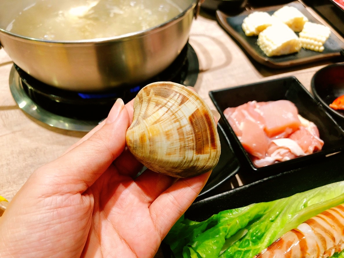 【台北 東吉水產】馬辣集團也推超市火鍋。60元享有麵食.牛丼.UCC咖啡.MEJI冰淇淋無限吃