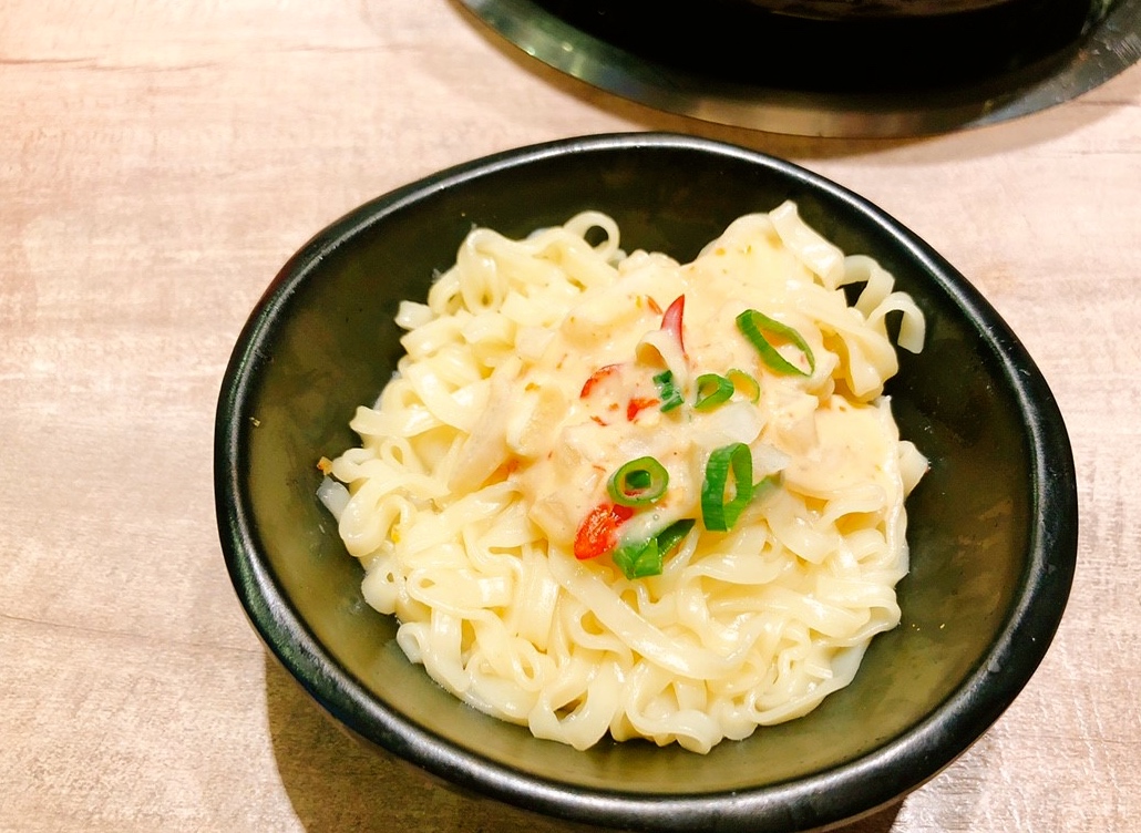 【台北 東吉水產】馬辣集團也推超市火鍋。60元享有麵食.牛丼.UCC咖啡.MEJI冰淇淋無限吃