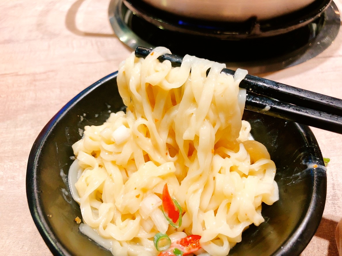 【台北 東吉水產】馬辣集團也推超市火鍋。60元享有麵食.牛丼.UCC咖啡.MEJI冰淇淋無限吃