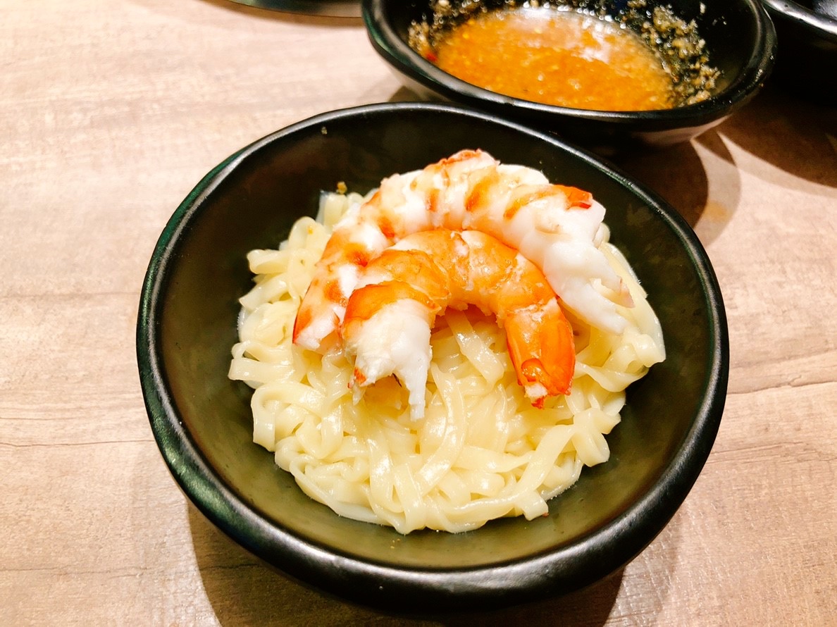 【台北 東吉水產】馬辣集團也推超市火鍋。60元享有麵食.牛丼.UCC咖啡.MEJI冰淇淋無限吃