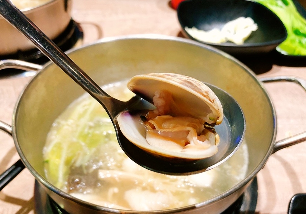 【台北 東吉水產】馬辣集團也推超市火鍋。60元享有麵食.牛丼.UCC咖啡.MEJI冰淇淋無限吃