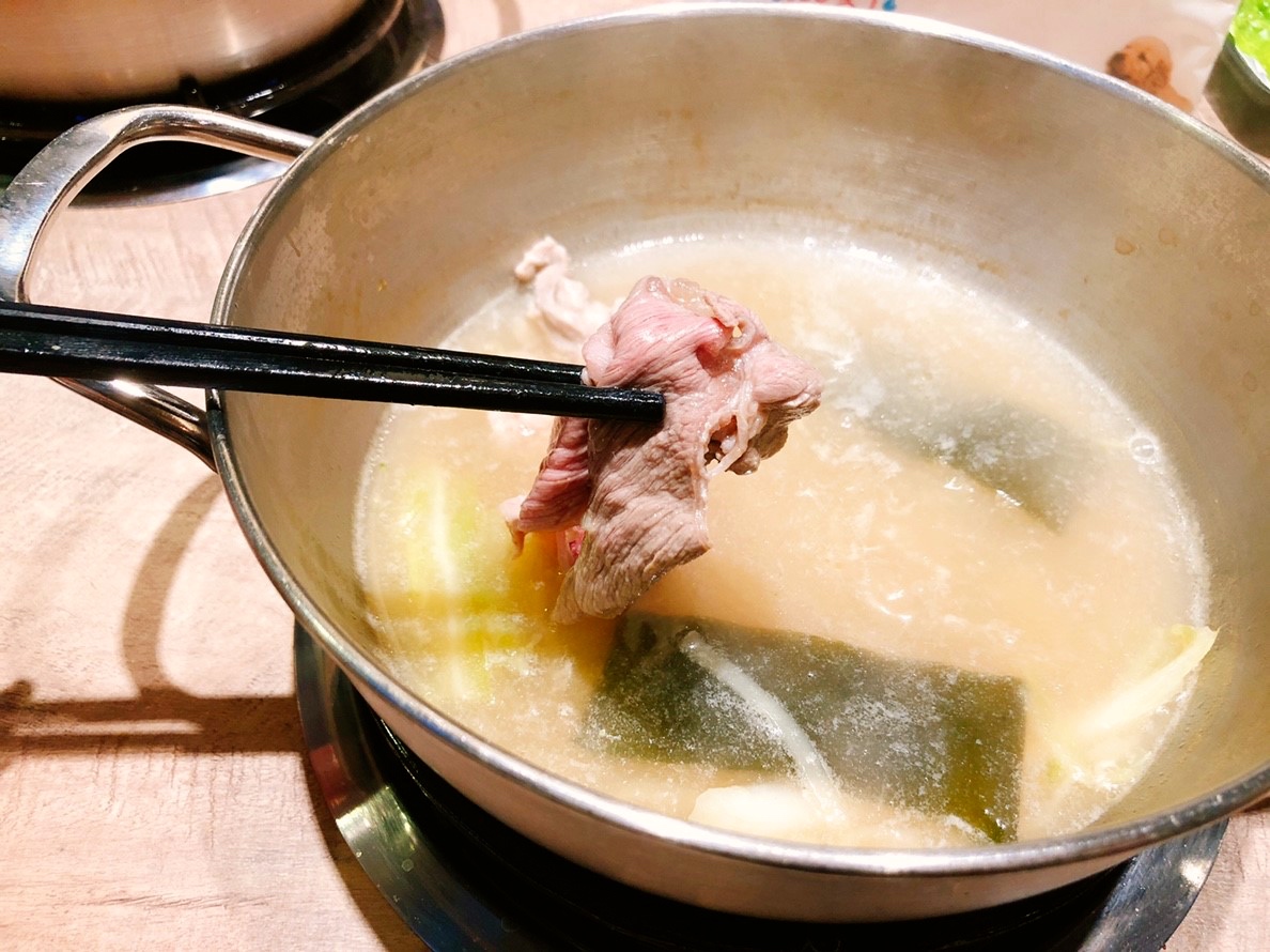 【台北 東吉水產】馬辣集團也推超市火鍋。60元享有麵食.牛丼.UCC咖啡.MEJI冰淇淋無限吃