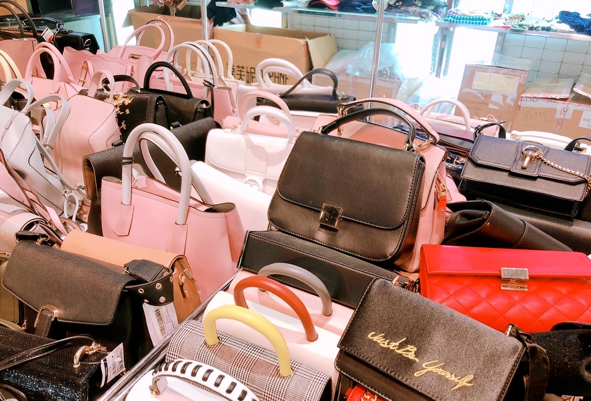 【桃園 DAPHNE、ALDO特賣】1/4~1/14台茂B2F全面2.5折起。挖寶一折鞋300元帶回家 【桃園 DAPHNE、ALDO特賣】1/4~1/14台茂B2F全面2.5折起。挖寶一折鞋300元帶回家