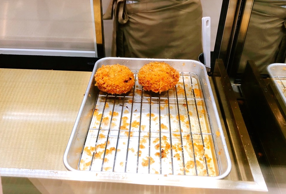 【台北 金葉名氣餅】微風南山新開幕。和日本銀座一樣的美味只要銅板價50元
