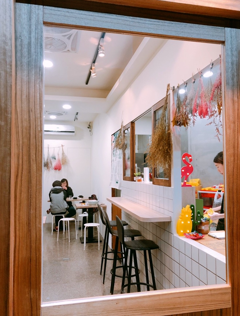 【桃園 Let's fun 來吃飯】網美風賣的卻是韓式家常麵。招牌Korea韓式拌飯只要90元!!! 