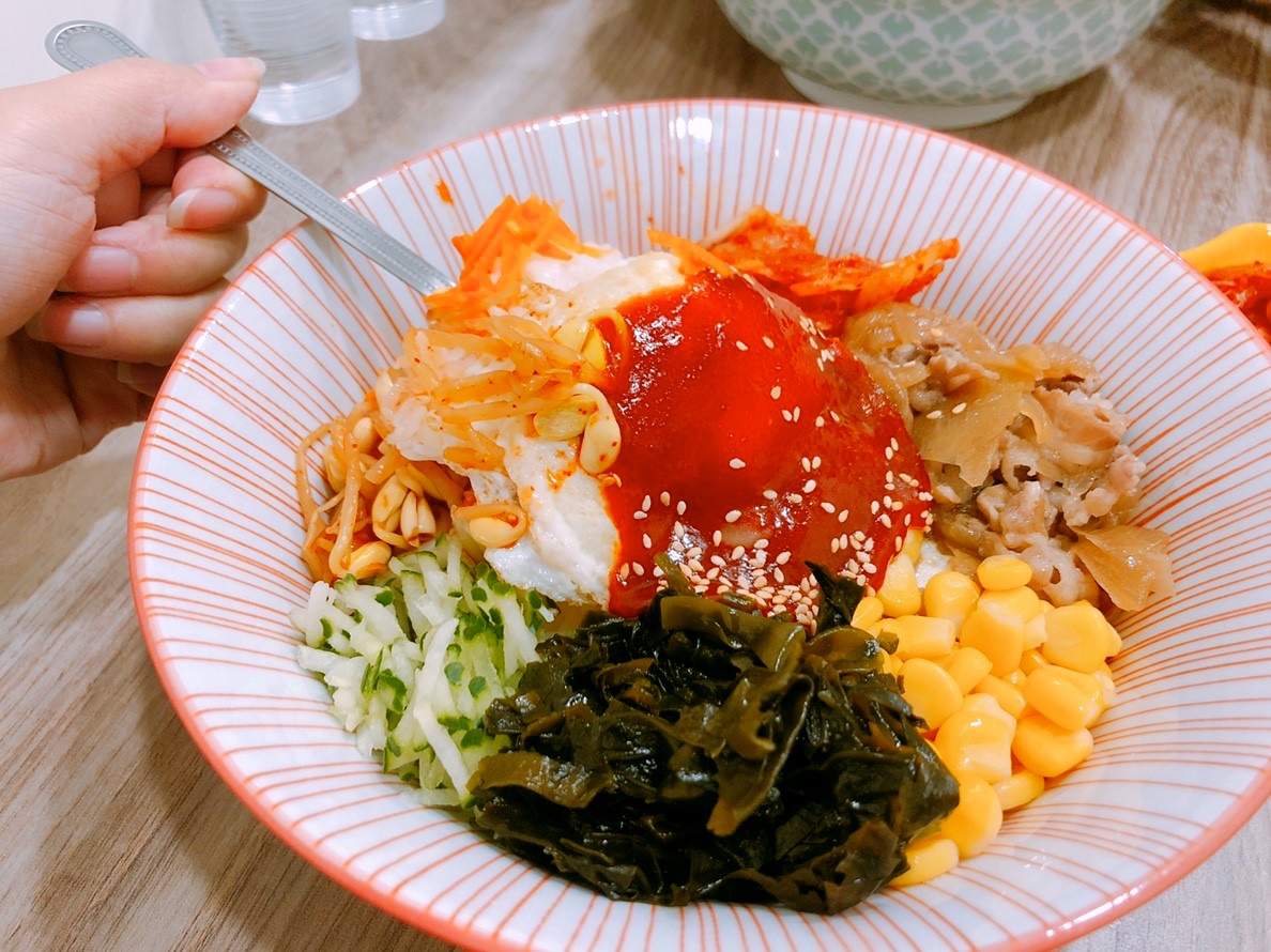 【桃園 Let's fun 來吃飯】網美風賣的卻是韓式家常麵。招牌Korea韓式拌飯只要90元!!! 