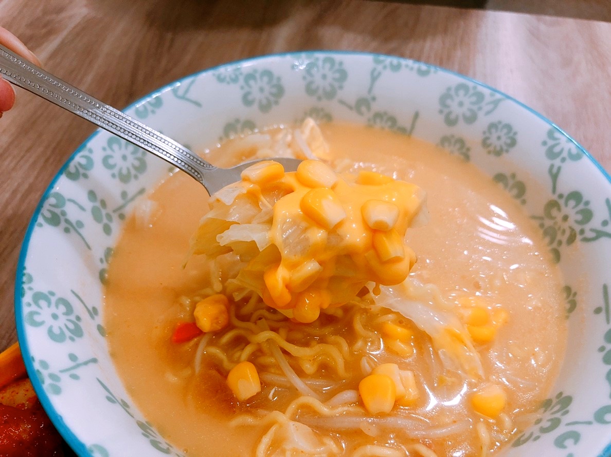 【桃園 Let's fun 來吃飯】網美風賣的卻是韓式家常麵。招牌Korea韓式拌飯只要90元!!! 【桃園 Let's fun 來吃飯】網美風賣的卻是韓式家常麵。招牌Korea韓式拌飯只要90元!!!
