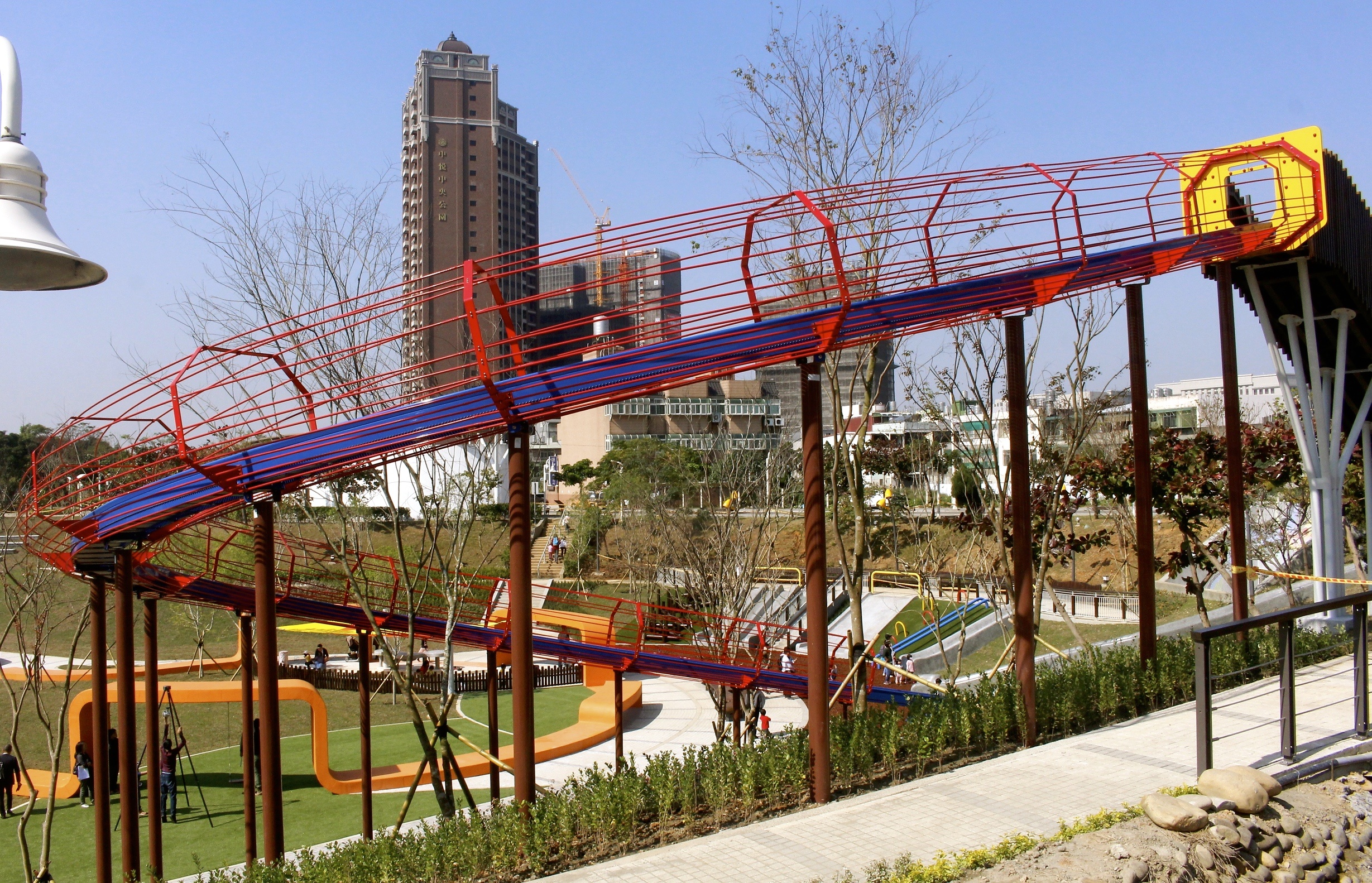 【桃園 風禾公園】中路特區防災公園。驚見!全桃園最長50米滾輪溜滑梯 【桃園 風禾公園】中路特區防災公園。驚見!全桃園最長50米滾輪溜滑梯