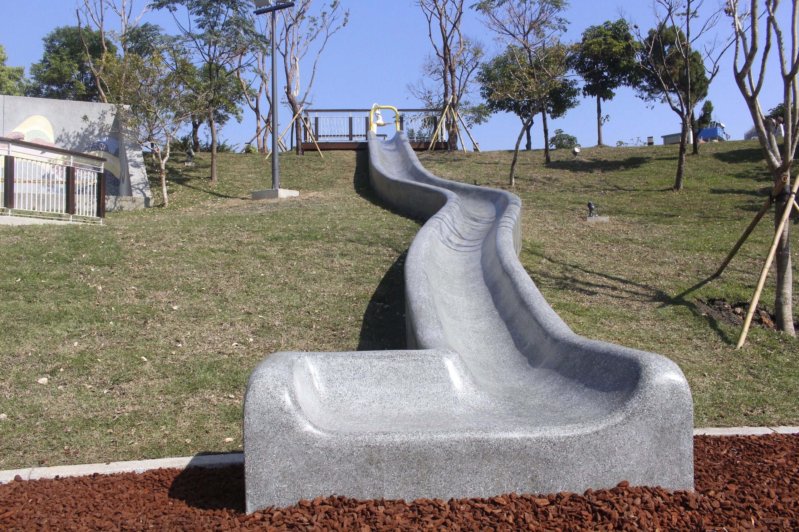【桃園 風禾公園】中路特區防災公園。驚見！全桃園最長50米滾輪溜滑梯