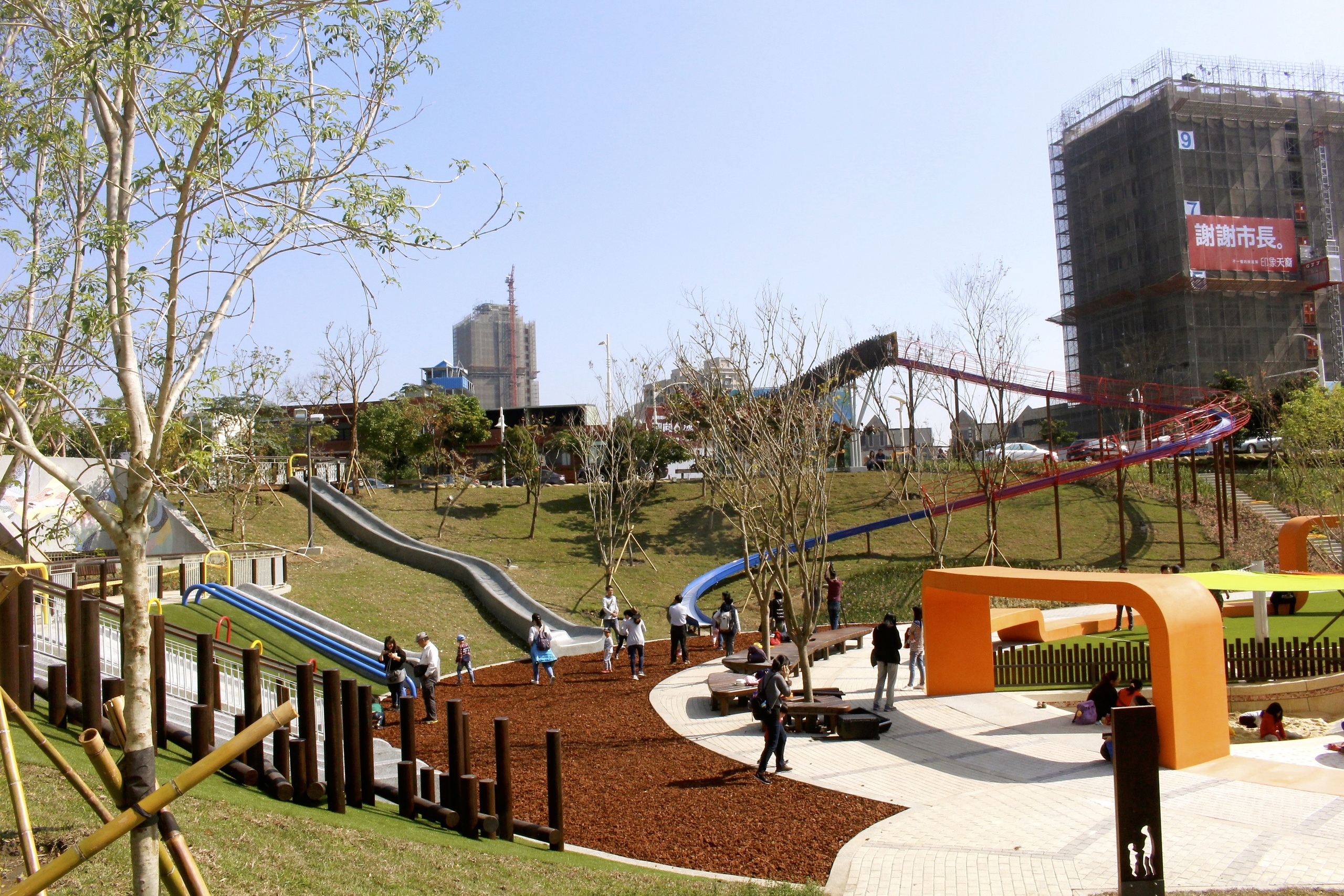 【桃園 風禾公園】中路特區防災公園。驚見!全桃園最長50米滾輪溜滑梯 【桃園 風禾公園】中路特區防災公園。驚見!全桃園最長50米滾輪溜滑梯