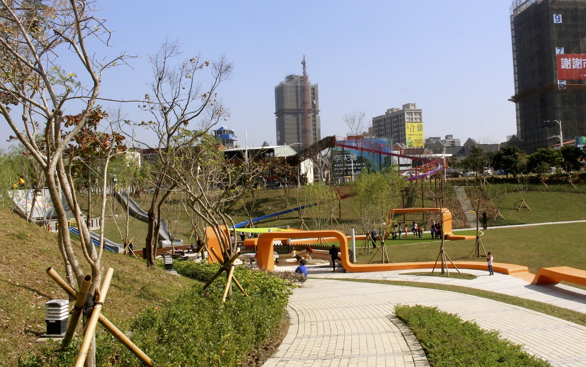 【桃園 風禾公園】中路特區防災公園。驚見!全桃園最長50米滾輪溜滑梯 【桃園 風禾公園】中路特區防災公園。驚見!全桃園最長50米滾輪溜滑梯