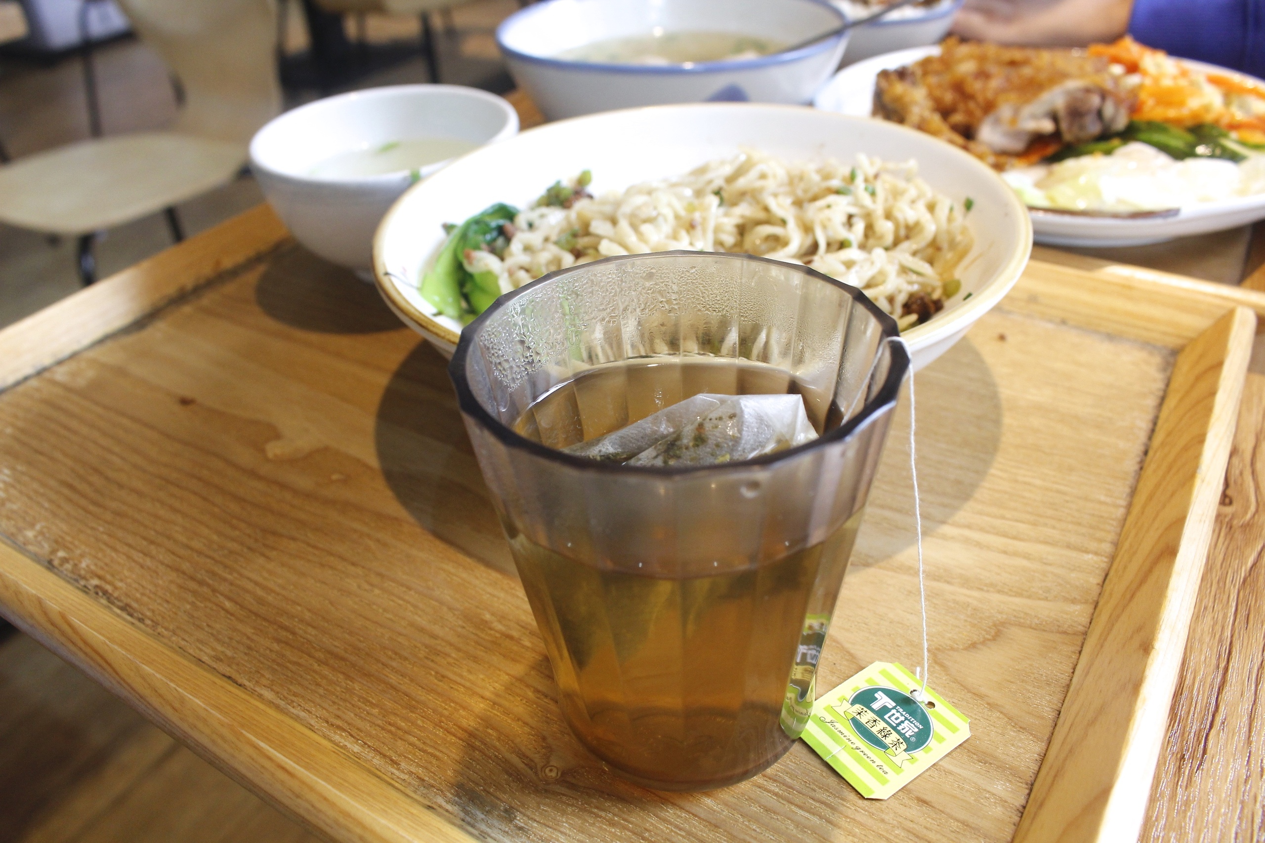 【桃園 阿美手打排骨】復古文青風台式小吃專賣店。經典手打排骨飯一份90元