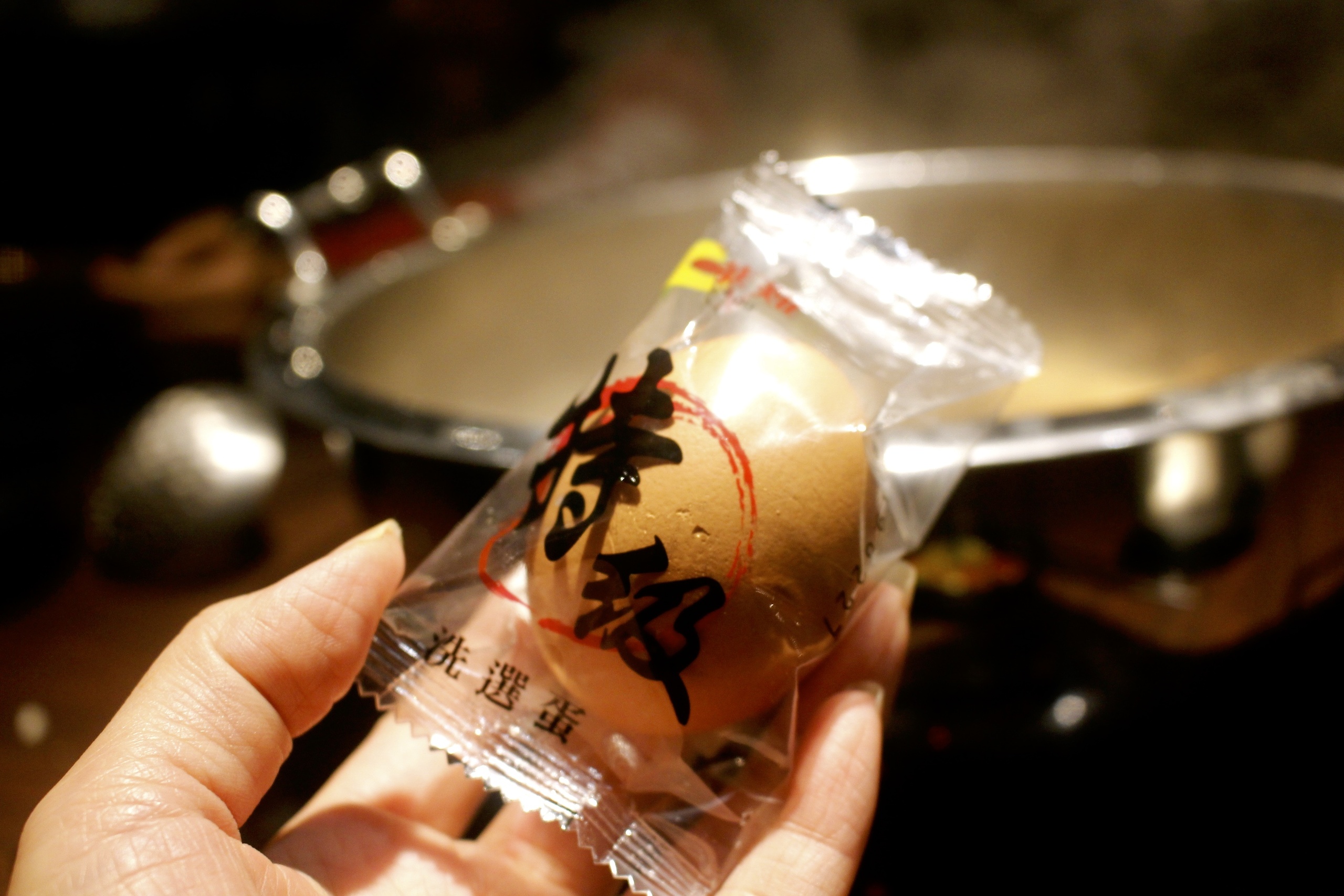 【桃園 超越水產】肉多多品牌也有超市火鍋。活體海鮮水族箱/提供免費蒸籠
