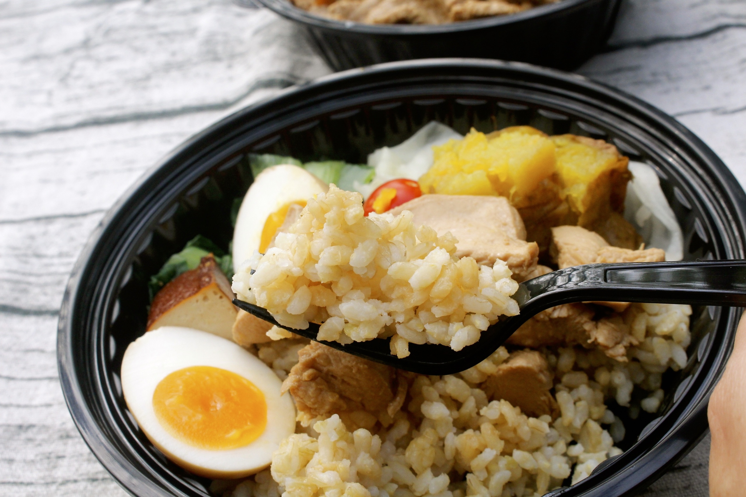 【桃園 ikiwi趣味究食】適合怕胖上班族「活力雞肉餐才355kcal」真的好低卡!!!