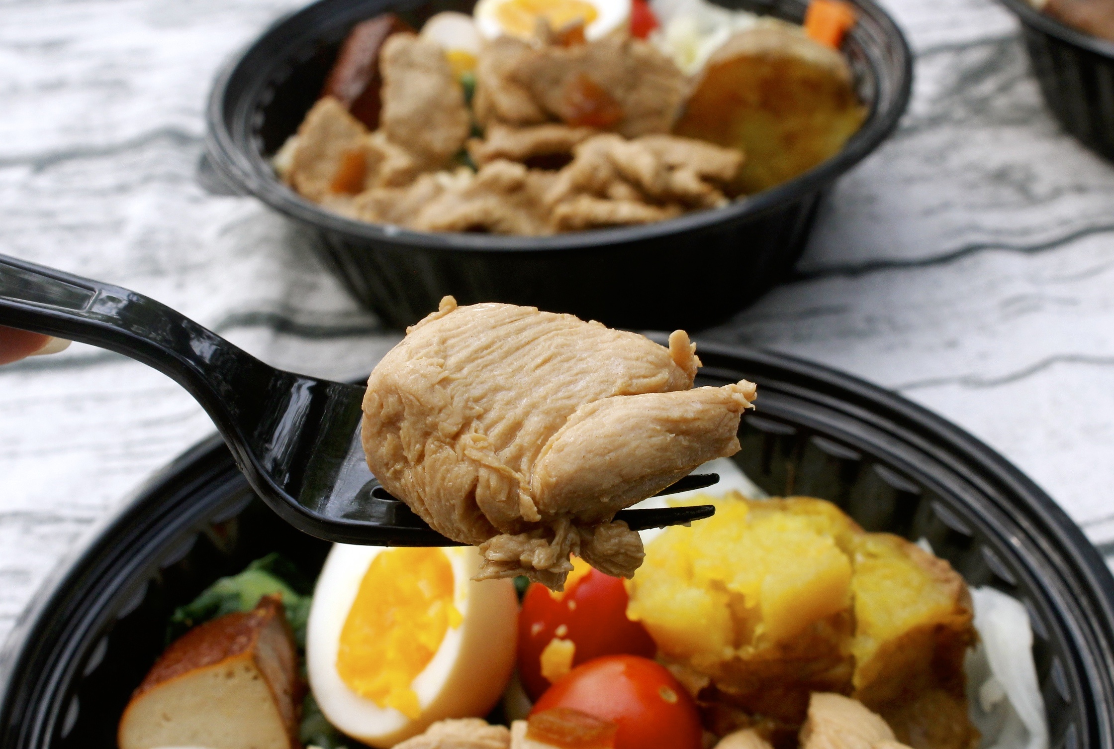 【桃園 ikiwi趣味究食】適合怕胖上班族「活力雞肉餐才355kcal」真的好低卡!!!