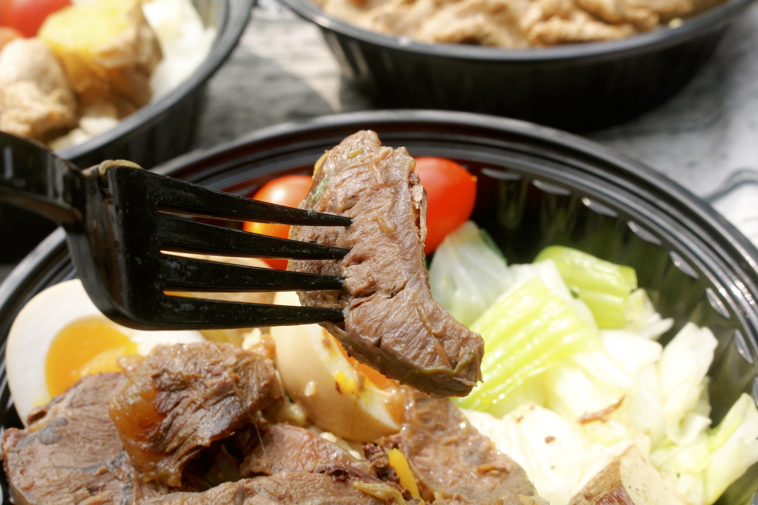 【桃園 ikiwi趣味究食】適合怕胖上班族「活力雞肉餐才355kcal」真的好低卡!!!