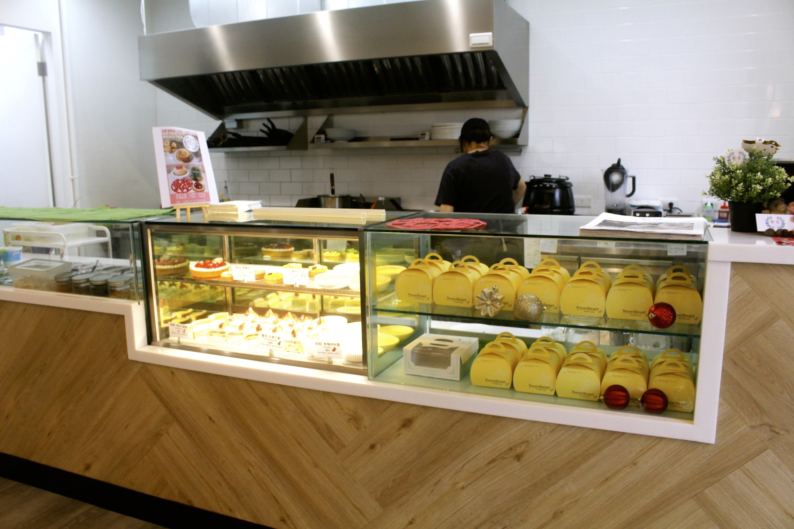 【桃園 饗樂食光】藏匿大樓好評餐廳。早餐三明治附唐寧紅茶69元起/推甜點「豐收.水果千層」 【桃園 饗樂食光】藏匿大樓好評餐廳。早餐三明治附唐寧紅茶69元起/推甜點「豐收.水果千層」