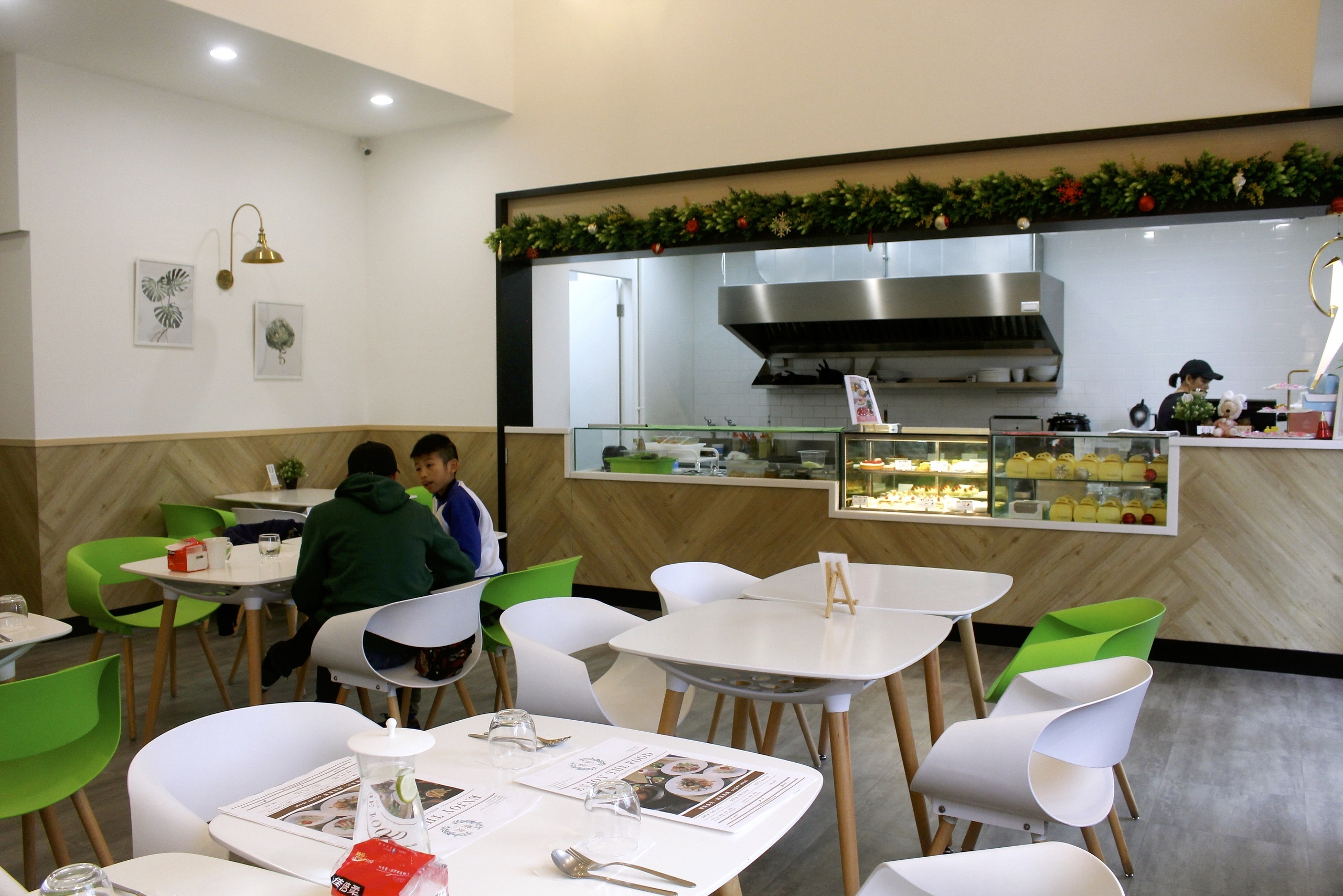 【桃園 饗樂食光】藏匿大樓好評餐廳。早餐三明治附唐寧紅茶69元起/推甜點「豐收.水果千層」 【桃園 饗樂食光】藏匿大樓好評餐廳。早餐三明治附唐寧紅茶69元起/推甜點「豐收.水果千層」