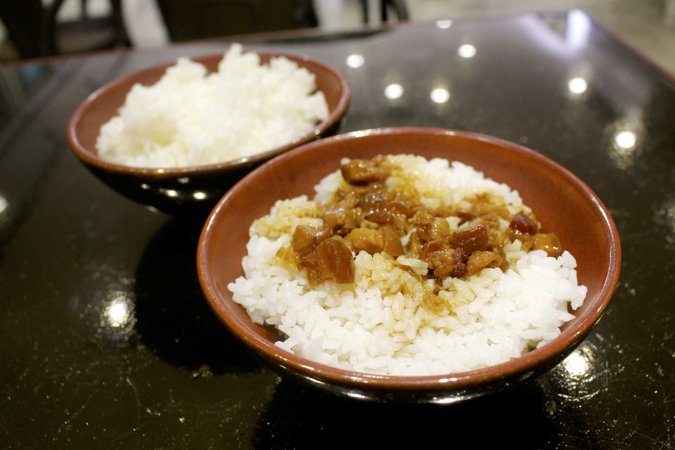 【新北 金仙魯肉飯】傳承35年手工古早味。來自台北松山路的超人氣魯肉飯。