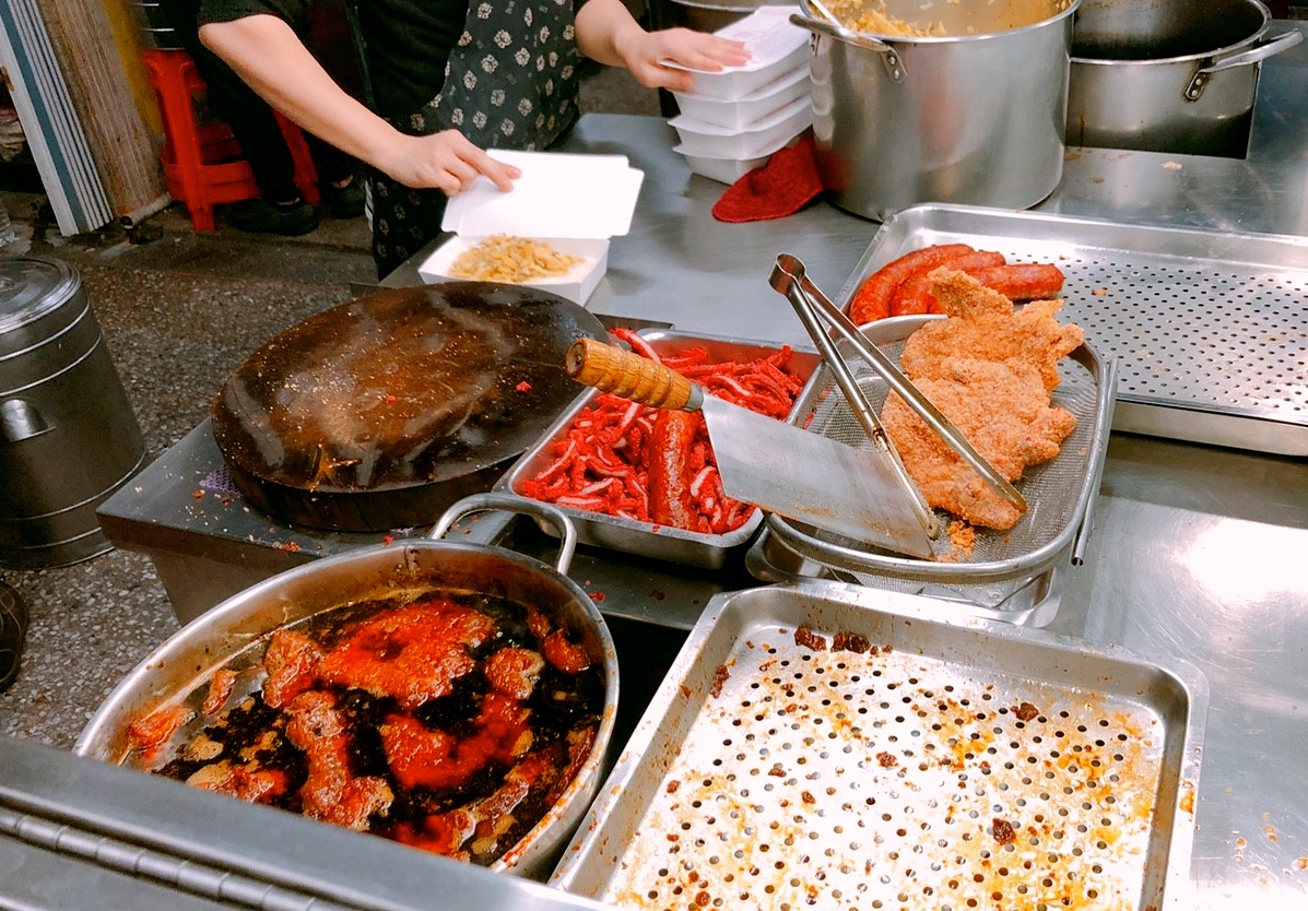 【新北 極黑家阿義腿庫飯】無肉不歡適合肉肉控。三種綜合任你選/老司機吃法加滷蛋 【新北 極黑家阿義腿庫飯】無肉不歡適合肉肉控。三種綜合任你選/老司機吃法加滷蛋
